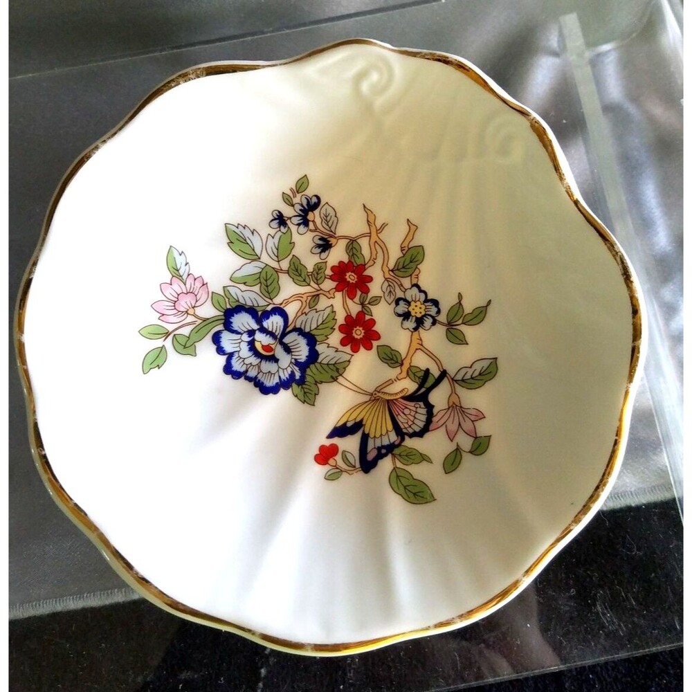 Vintage Royal Tara Fine Bone China Scalloped Shell Dish Spring motif Gold Rim
